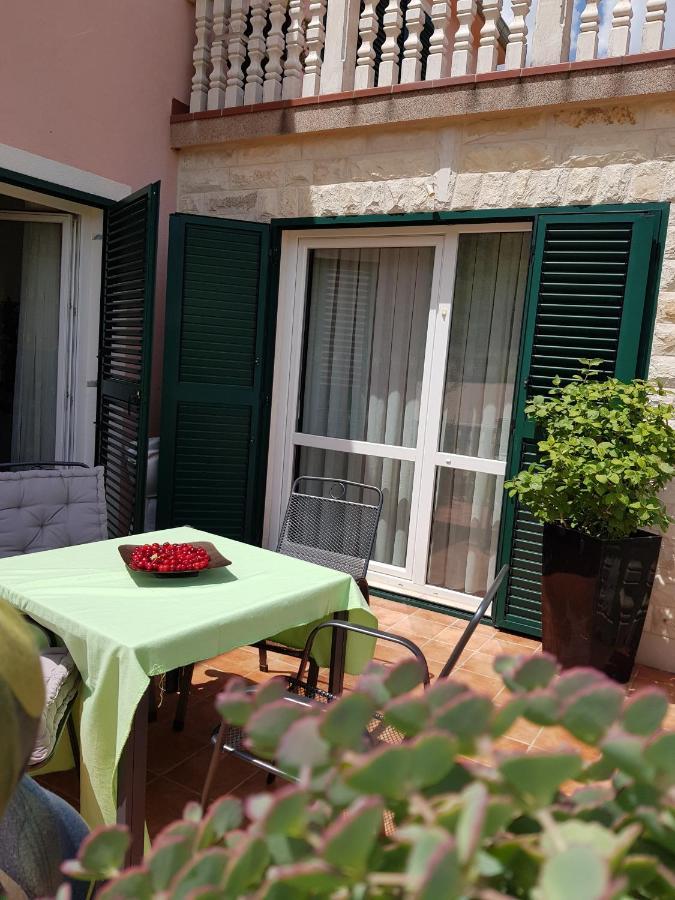 Rooms Leda Vrlika Exterior foto