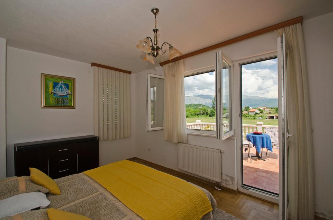 Rooms Leda Vrlika Exterior foto