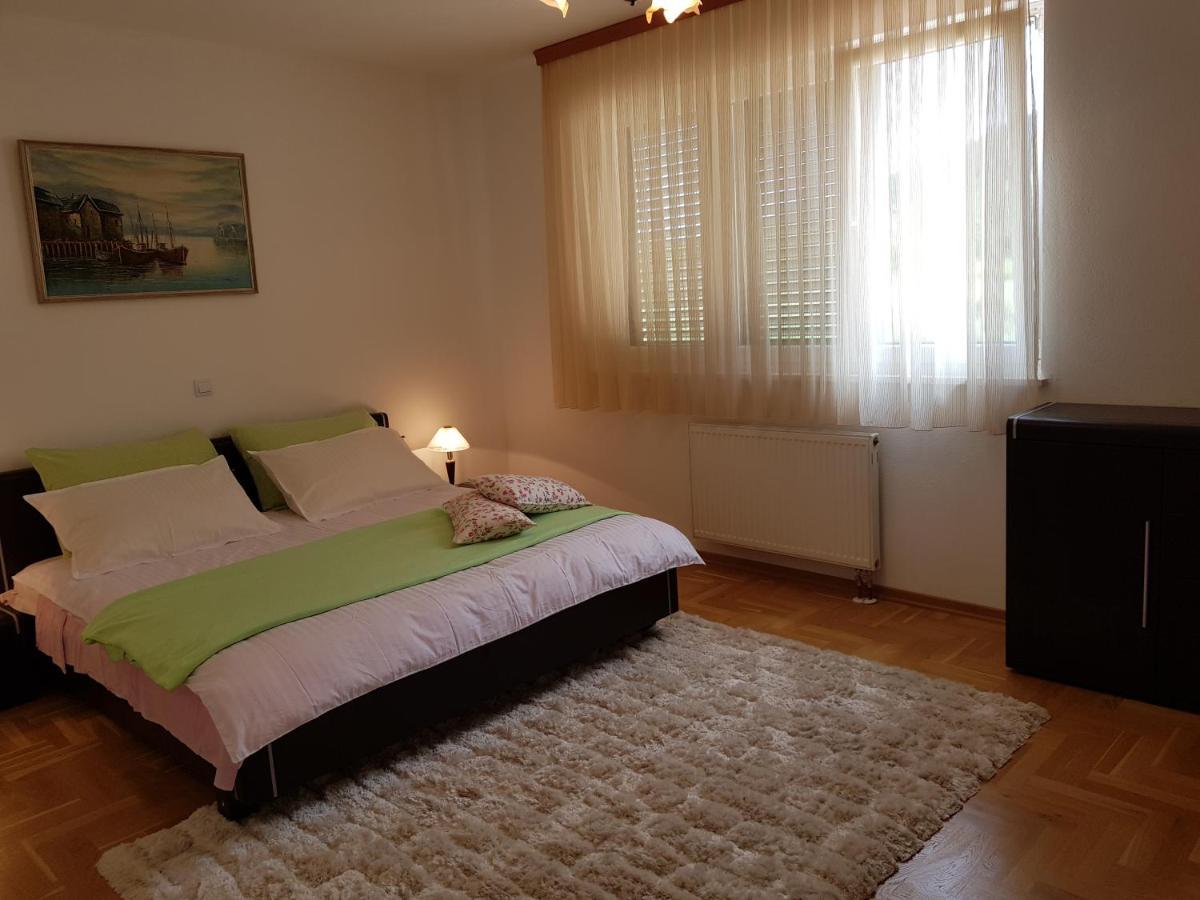 Rooms Leda Vrlika Exterior foto