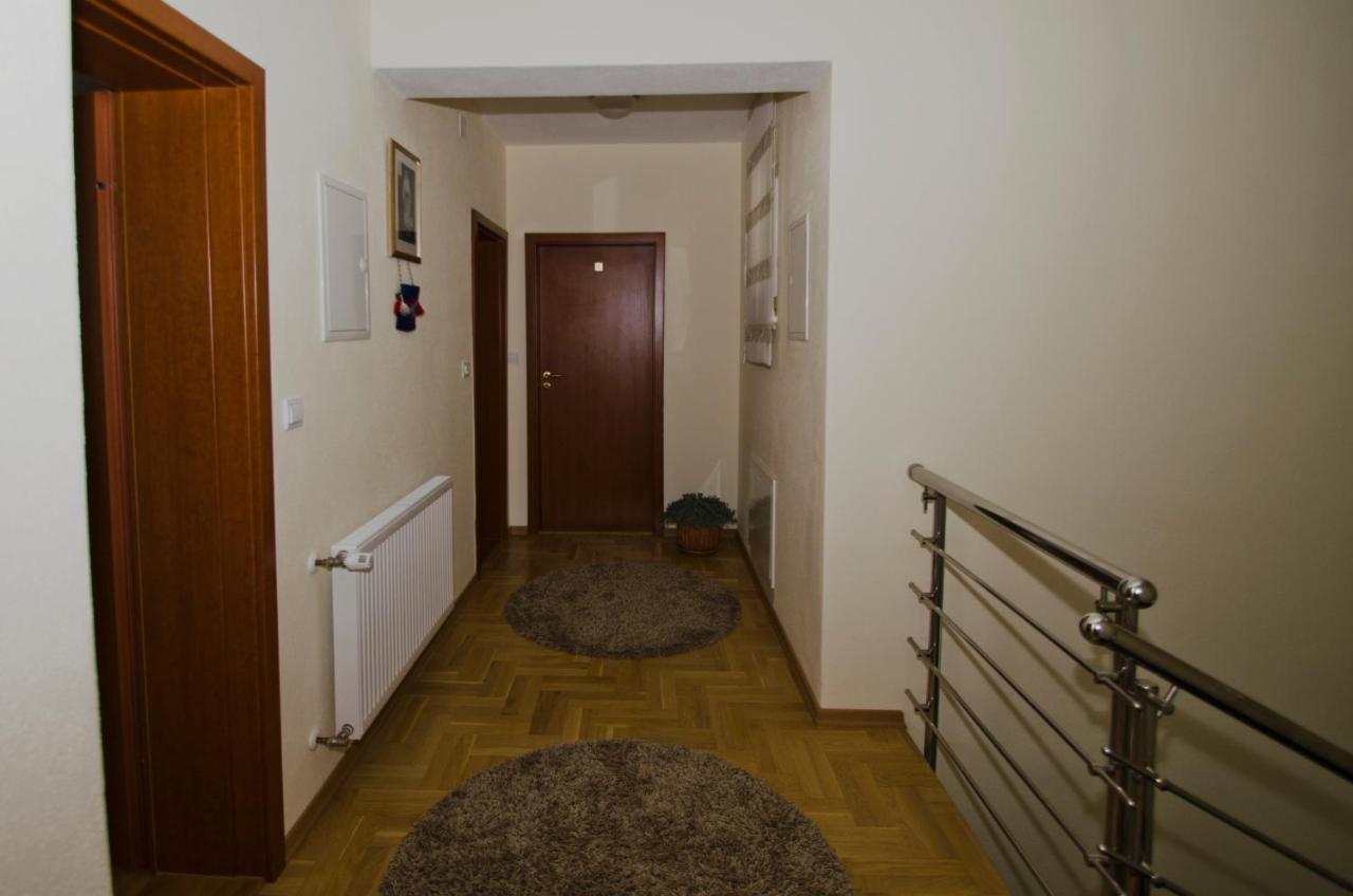 Rooms Leda Vrlika Exterior foto